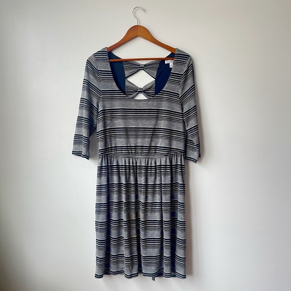 Skater Dress Women's 1X Black & White Striped Cross 3/4 Sleeve - Picture 2 of 6